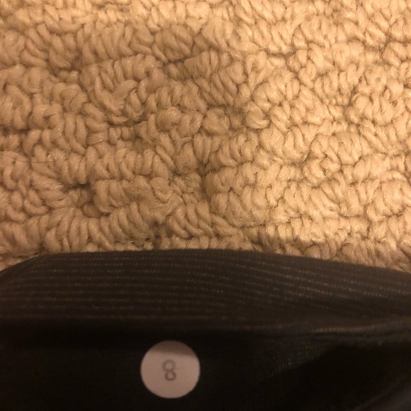 Size 8 Lululemon Capri - Picture 2 of 4